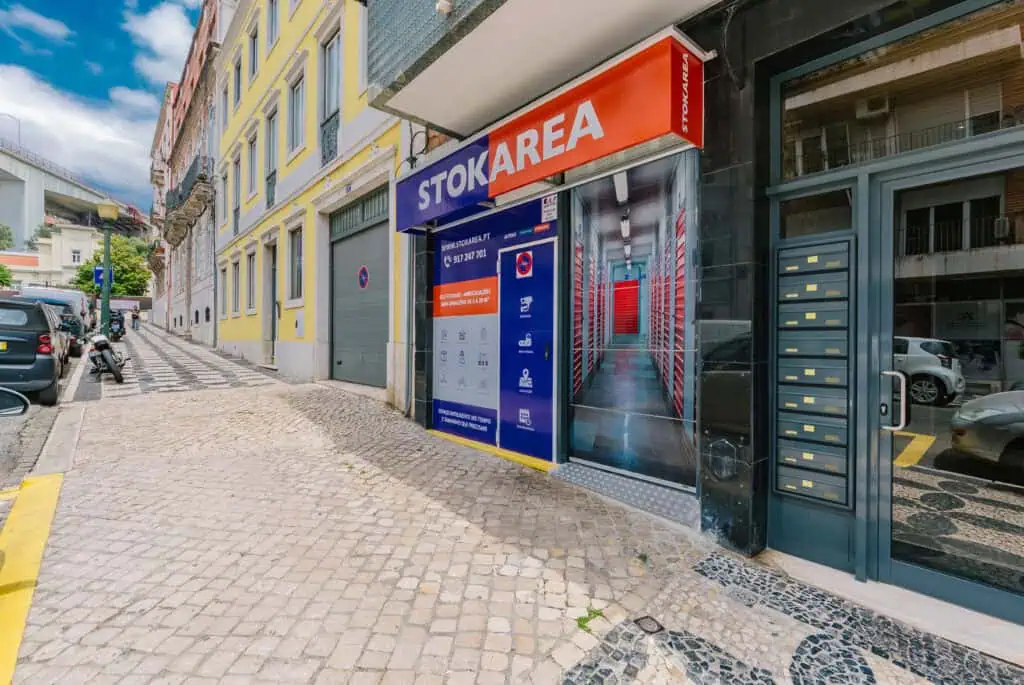 Stokarea Alcantara LX